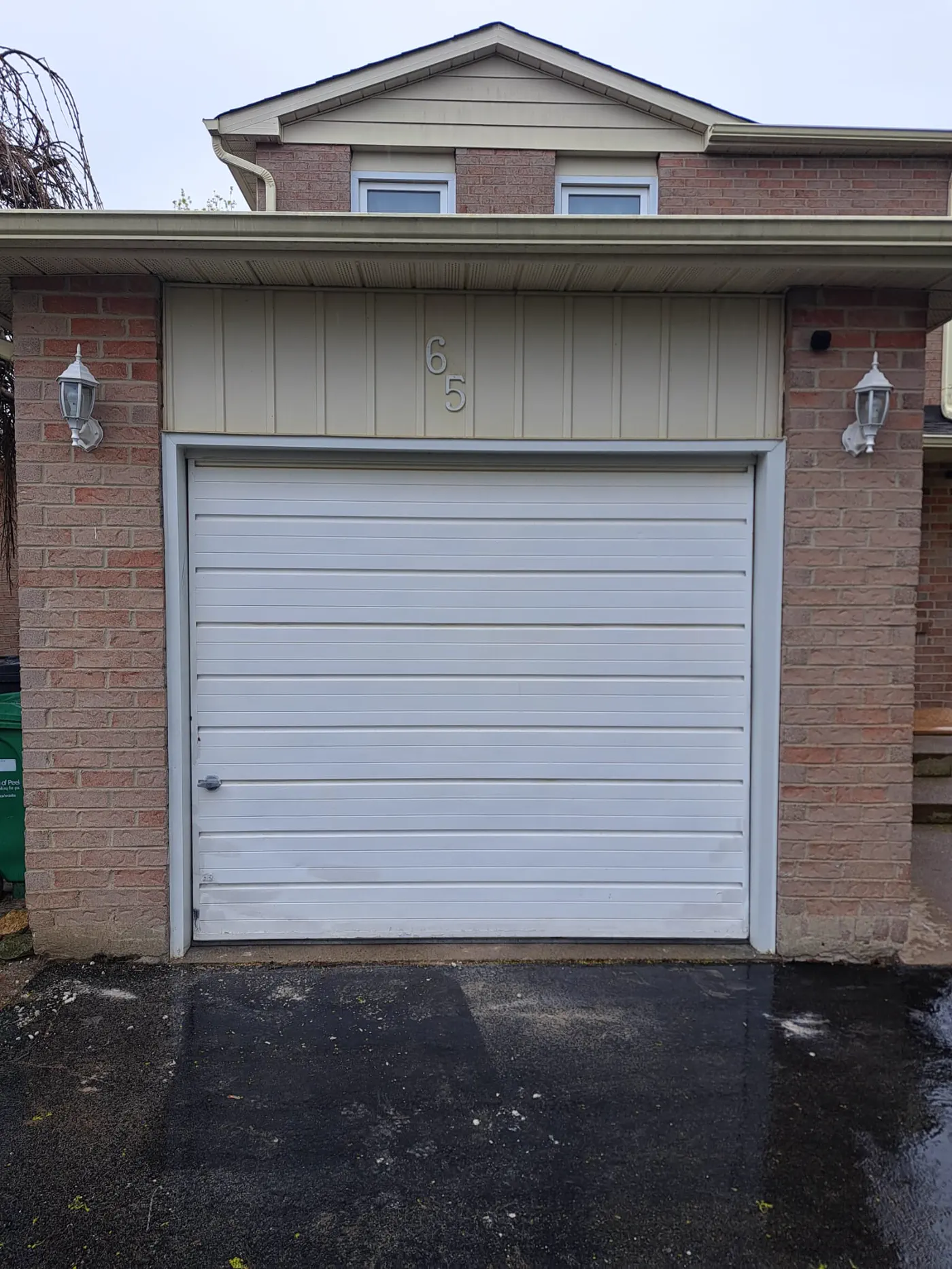 Second RedOak field photo showing garage-door detail near markham
